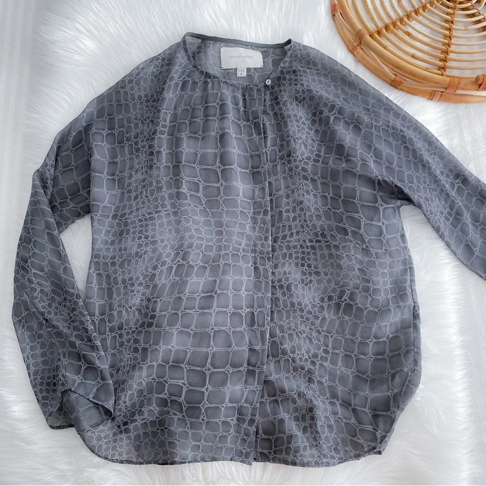 Brochu Walker Printed Silk Button Down Top Blouse Sheer Croc Gray Print - Picture 3 of 8